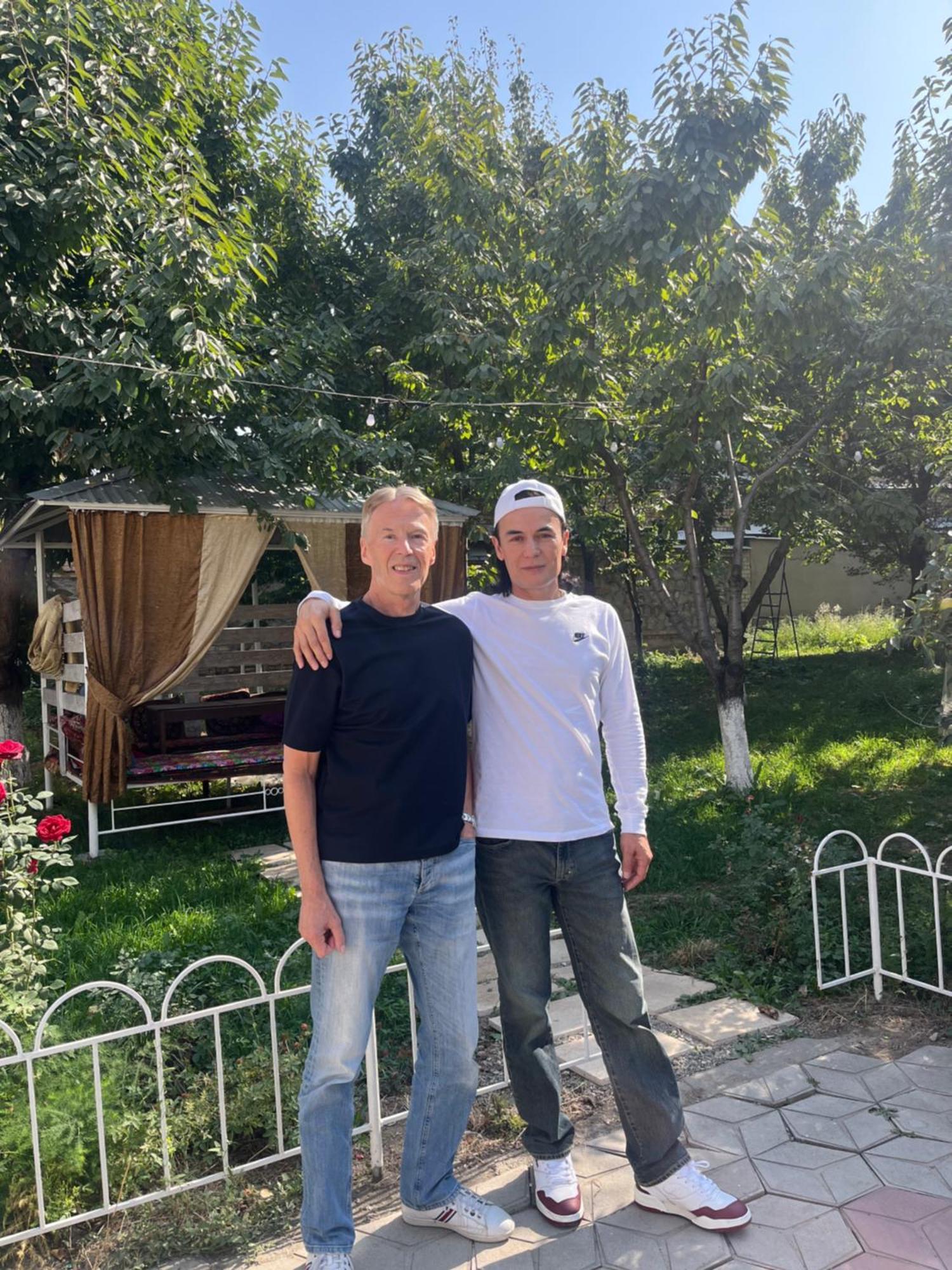 Bed and Breakfast Дом 14 Osch Exterior foto