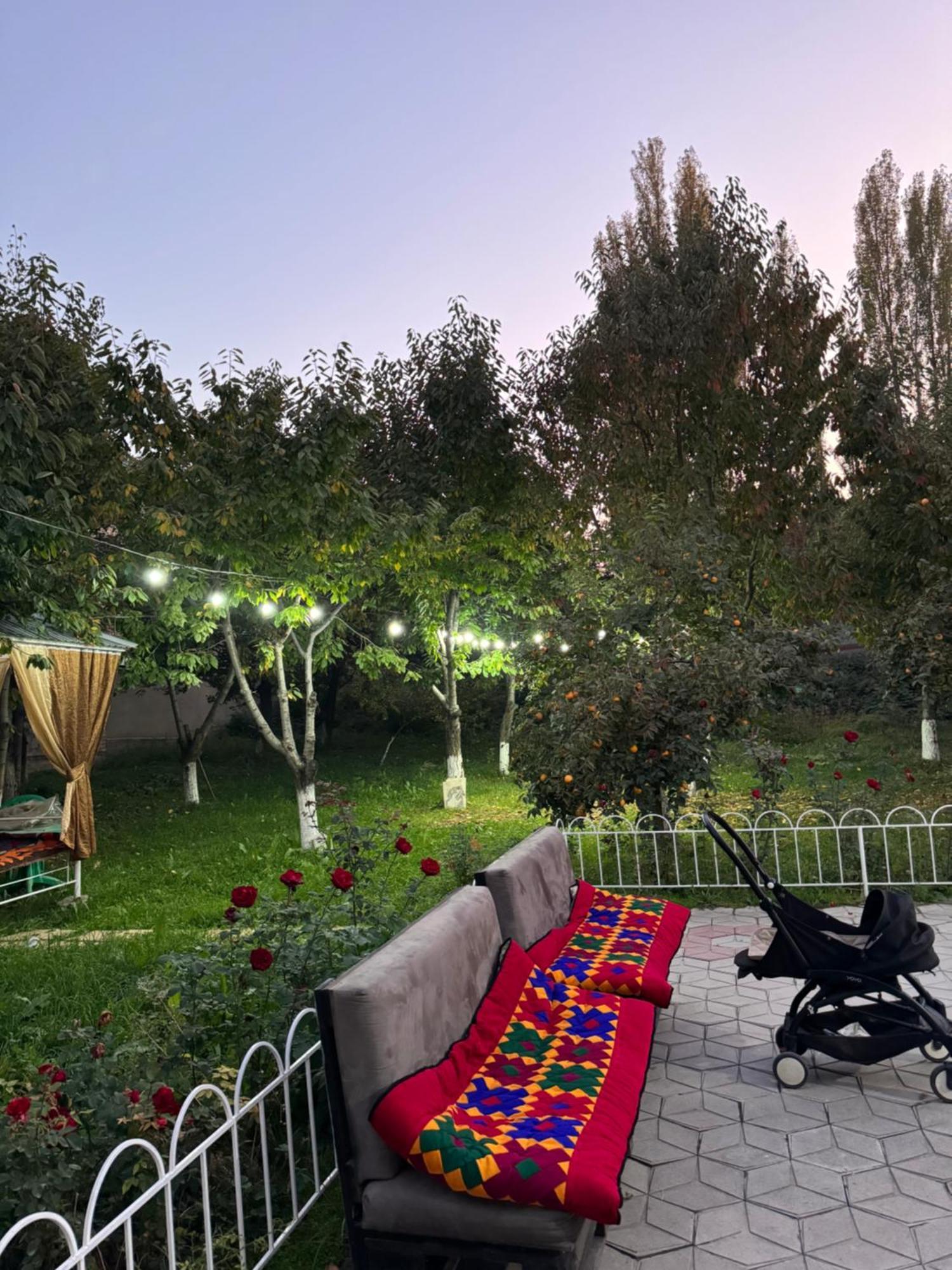 Bed and Breakfast Дом 14 Osch Exterior foto